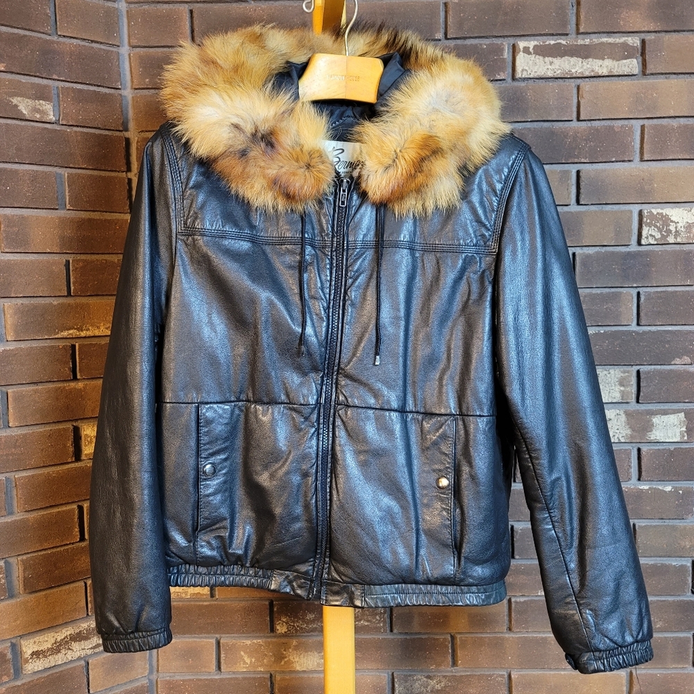 Bermans vintage 1970s women's leather and fox fur classic black bomber